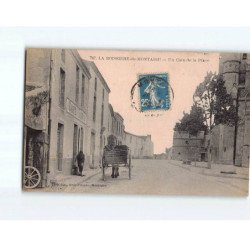LA BOISSIERE DE MONTAIGU : Un coin de la Place - état