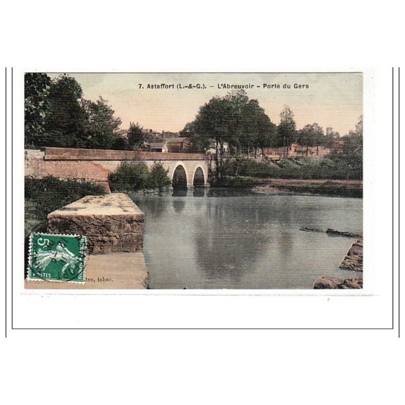 ASTAFFORT : l'abreuvoir - porte du gers - tres bon état ASTAFFORT : l'abreuvoir - porte du gers - tres bon état