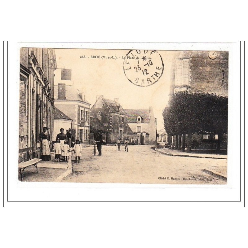 BROC : la place de l'eglise - tres bon état