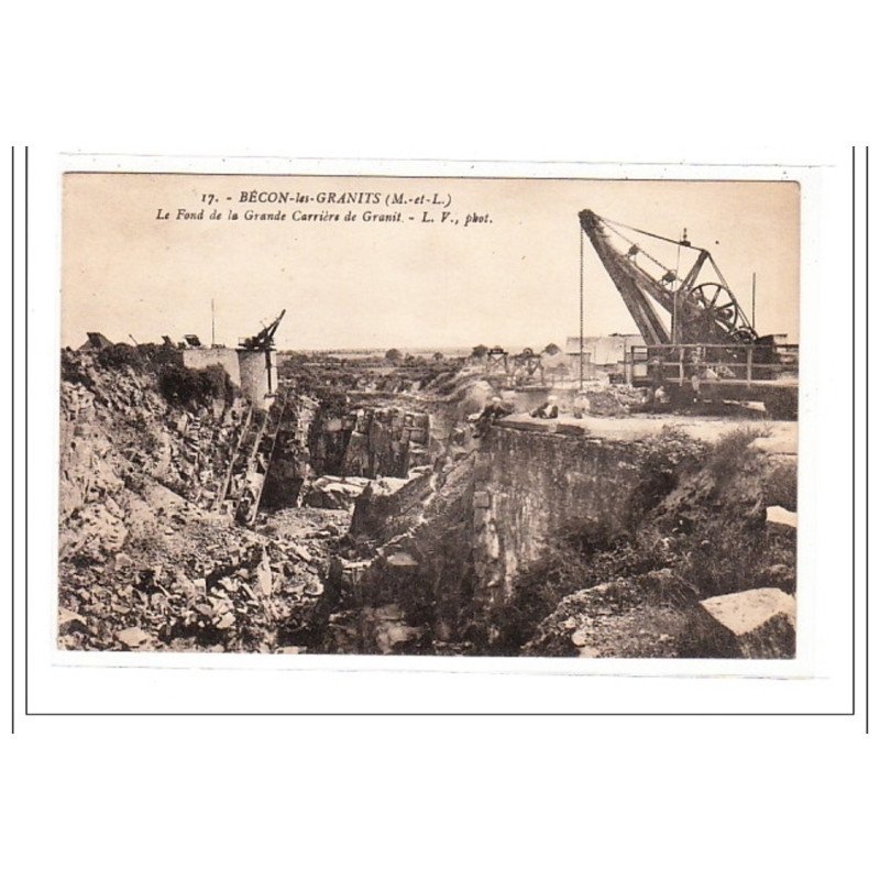 BECON-les-GRANITS : le fond de la grande carriere de grnit - tres bon état