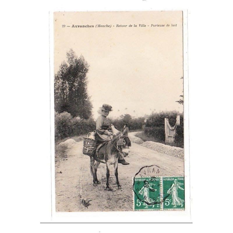 AVRANCHES : retour de la ville, porteuse de lait - tres bon état