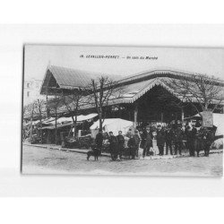LEVALLOIS PERRET  : Un coin du Marché - très bon état
