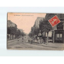 LE RAINCY : Avenue du Chemin de Fer -  état( Partiellement Décollée )