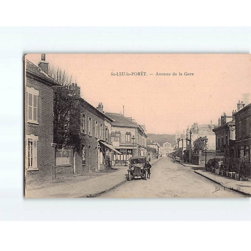 SAINT LEU LA FORET : Avenue de la Gare - très bon état