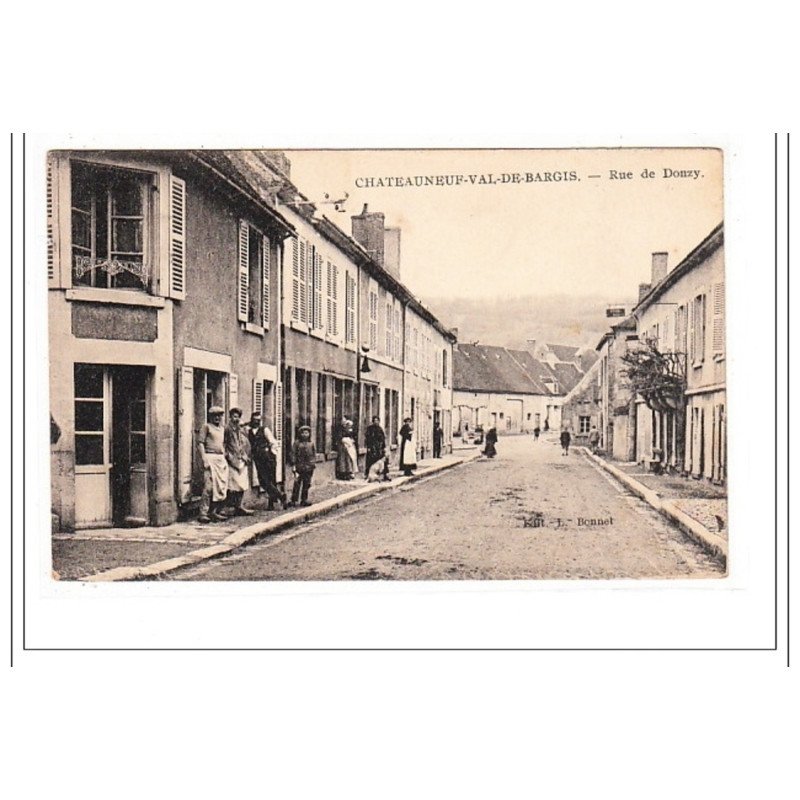 CHATEAUNEUF-VAL-DE-BARGIS : rue de donzy - tres bon état
