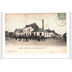 BRESLES : usine amiot, la rentrée des ouvriers - état