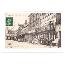 MERU : place de l'hotel-de-ville - tres bon état