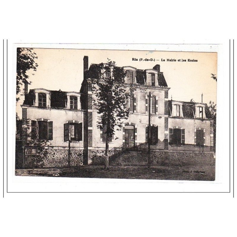 RIS : la mairie et les ecoles - tres bon etat
