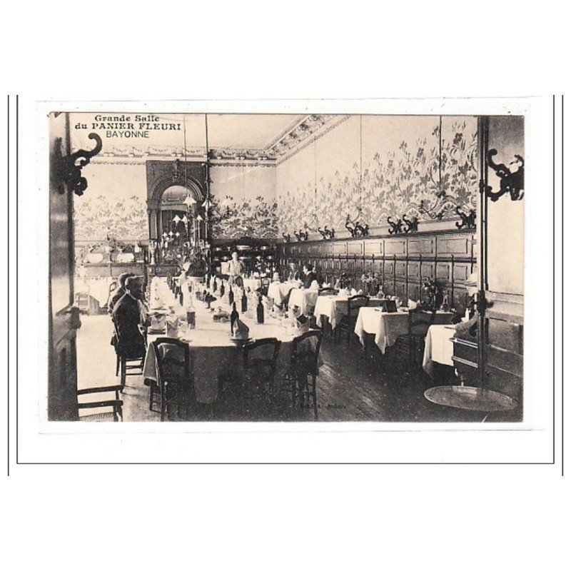 BAYONNE : grande salle du panier fleuri - tres bon etat