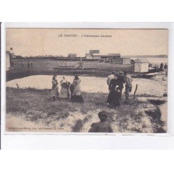 LE CROTOY: l'aérodrome caudron - état (partiellement décollée)