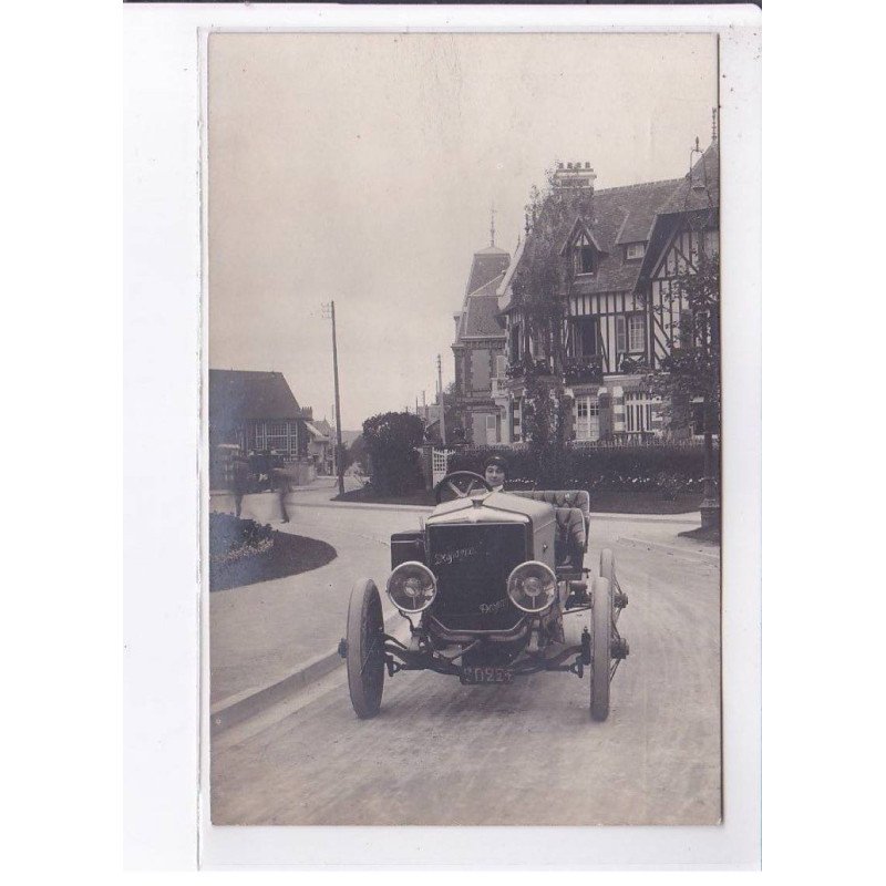 DEAUVILLE - TROUVILLE : carte photo d'une automobile Despagna - très bon état