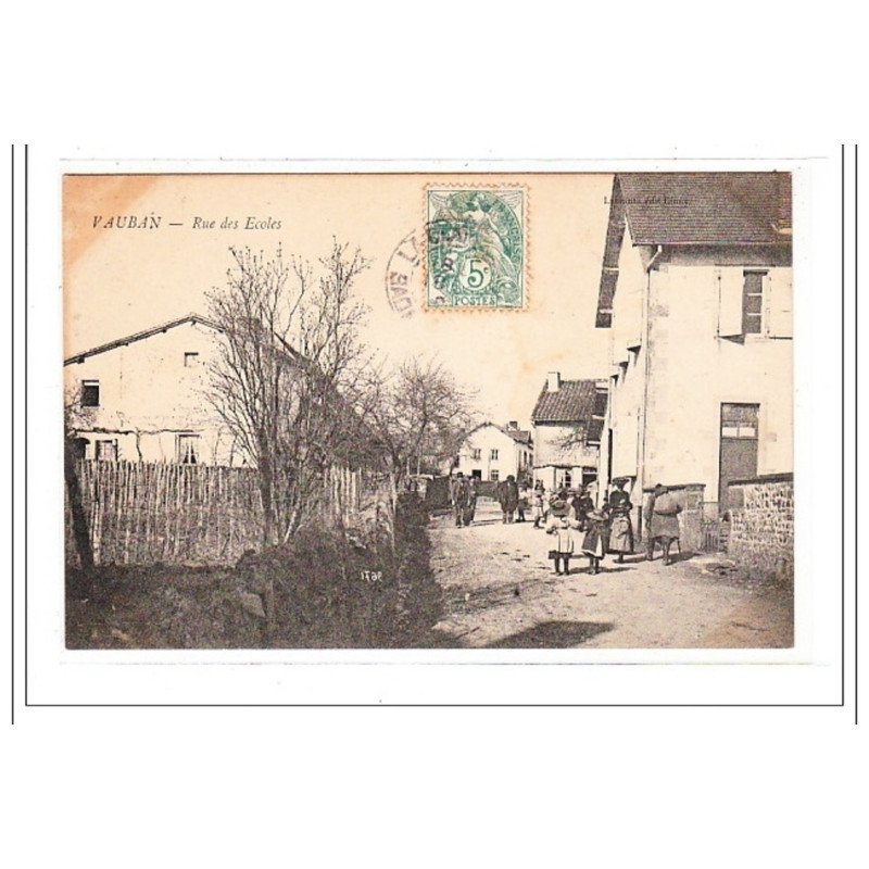 VAUBAN : rue des ecoles - tres bon etat