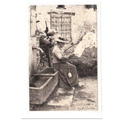BEAUJOLAIS : fileuse beaujolaise - tres bon etat