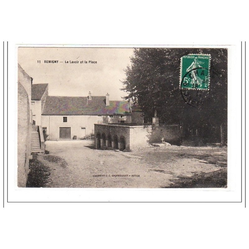 REMIGNY : le lavoir et la place - tres bon etat REMIGNY : le lavoir et la place - tres bon etat