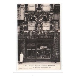 ROUEN : decoration facade de fourrures et naturalisation - tres bon etat