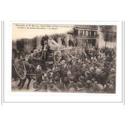 ELBEUF : funerailles de M.Mouchel, deputé-maire d'elbeuf, le char a la maison mortuaire, le depart  - tres bon eta