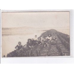 ARCACHON(?): personnages, bois - très bon état