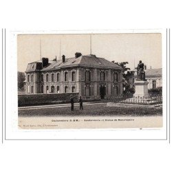 COULOMMIERS : gendarmerie et statue de beaurepaire - tres bon etat