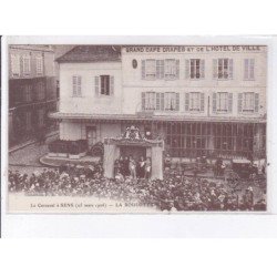 SENS: grand café drapés et de l'hotel de ville, le carnaval à sens, la roulotte - très bon état