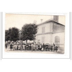 NOYEN-sur-SEINE : la mairie - les ecoles - sortie des eleves - etat