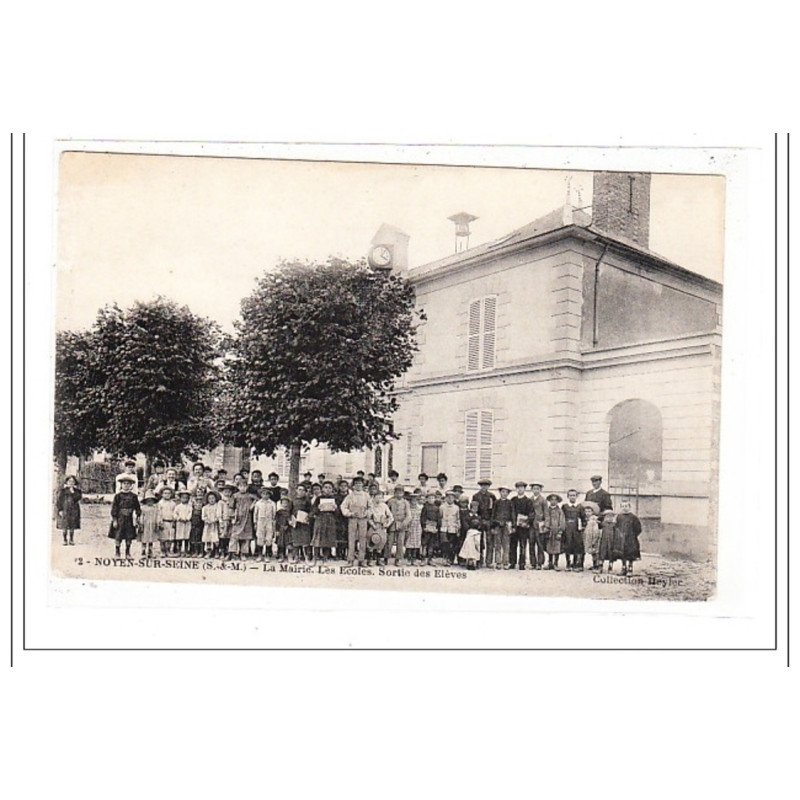 NOYEN-sur-SEINE : la mairie - les ecoles - sortie des eleves - etat