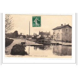 EPISY : l'ecluse et le pont du canal - tres bon etat