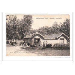 BAZOCHES-les-BRAY : le lavoir - tres bon etat