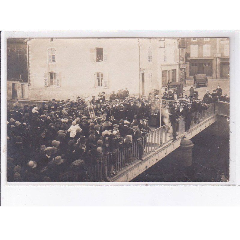 A LOCALISER : fête (cirque - voir texte) - très bon état