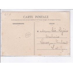 PUYMIROL: halle et place royale - très bon état