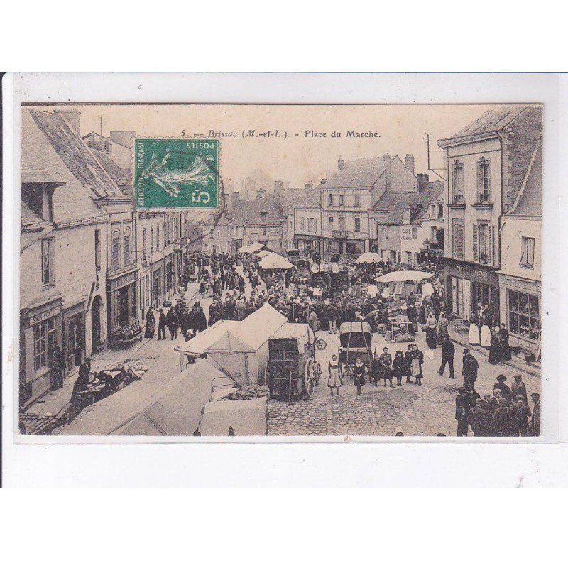 BRISSAC: place du marché - très bon état