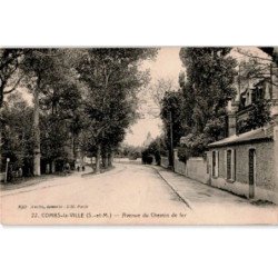 COMBS-la-VILLE: avenue du chemin de fer - très bon état
