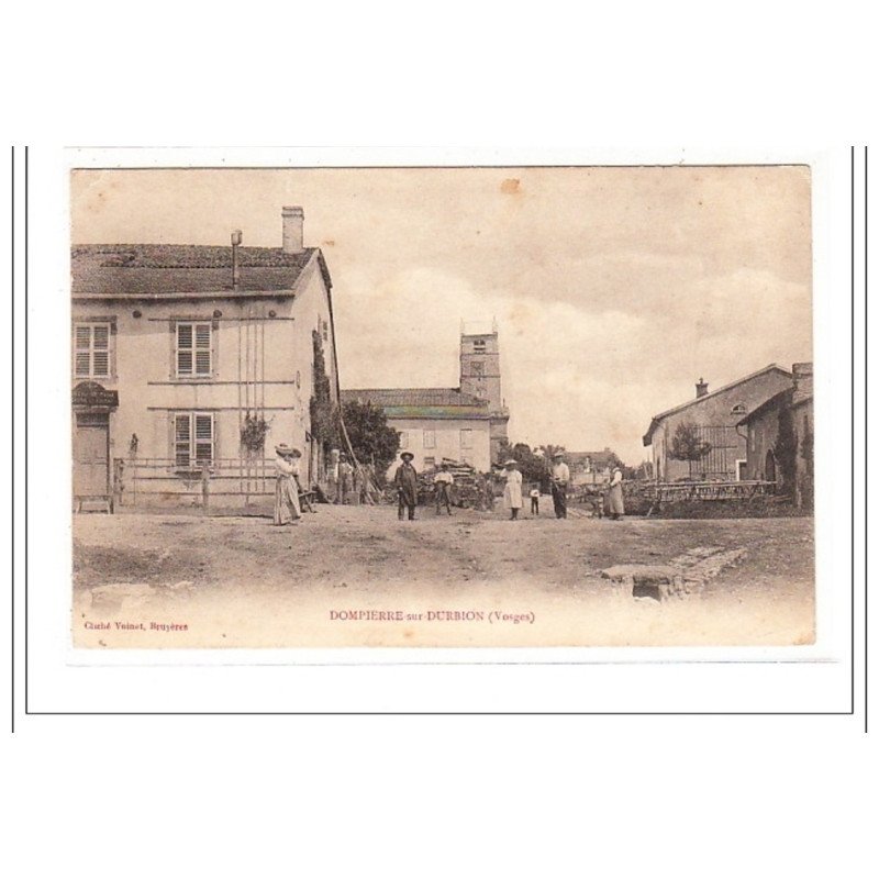 DOMPIERRE-sur-DUBRION : interieur d'un village, paysant - état