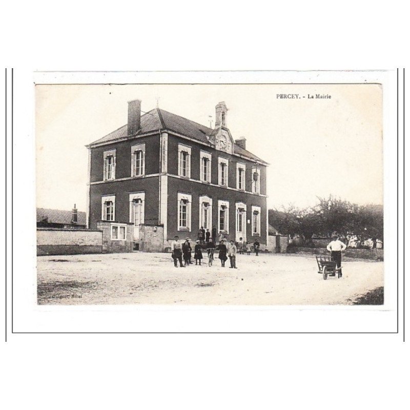 PERCEY : la mairie - tres bon état