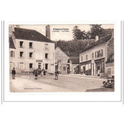 St-SAUVEUR-en-PUISAYE : la place - tres bon état