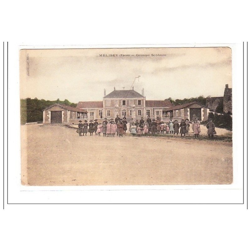 ANNOUX : place de la mairie - état
