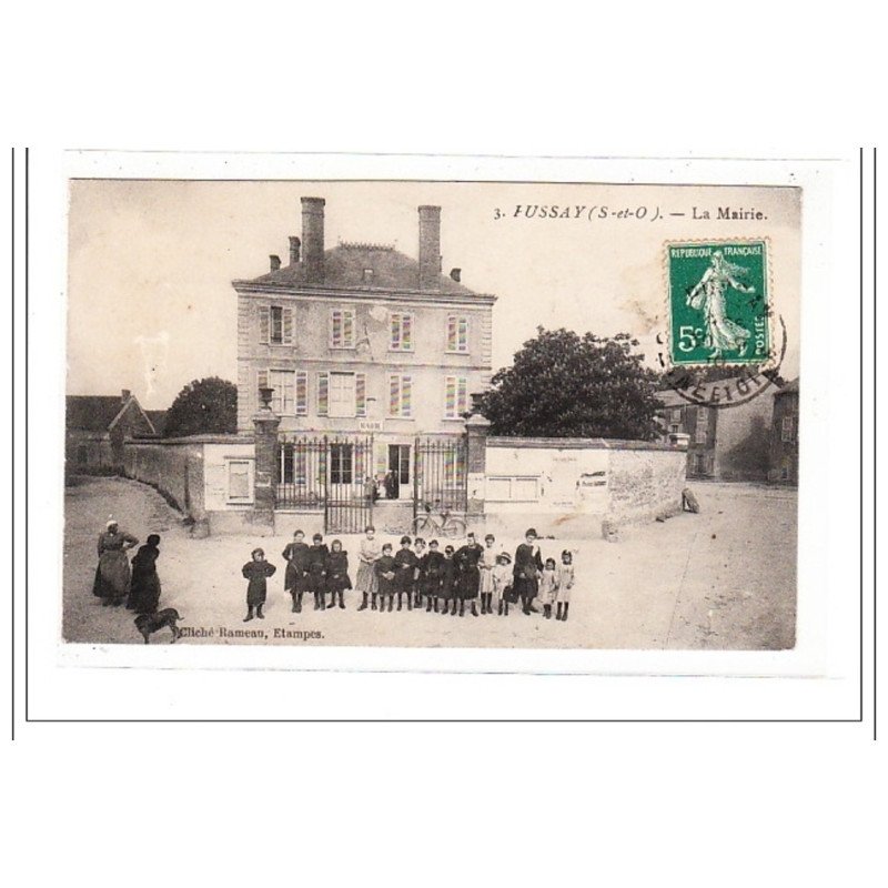 FUSSAY : la mairie - tres bon etat