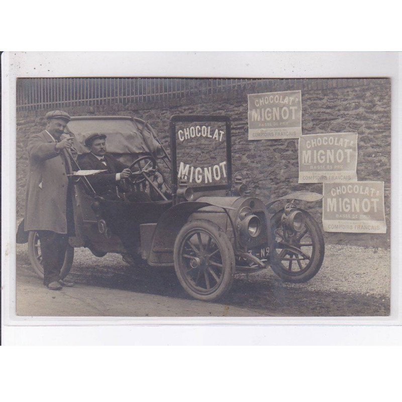 PUBLICITE : carte photo d'une voiture publicitaire pour le chocolat Mignot - très bon état