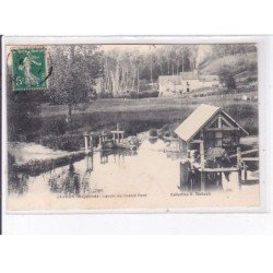 JAVRON: lavoir du grand pont - très bon état