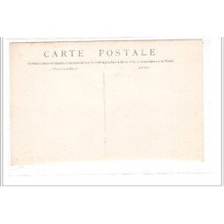 PARIS : carte photo d'une marchande de journaux vers 1910 - tres bon etat