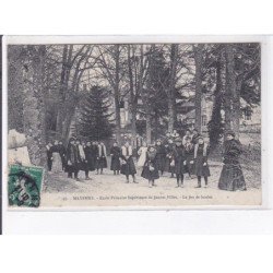 MAYENNE: école primaire supérieure de jeunes filles, le jeu de boules - très bon état