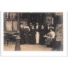 PARIS : carte photo d'un café (lampadaire et affiche pour le Moulin Rouge) -  très bon état