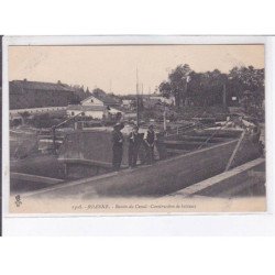 ROANNE: bassin du canal, construction de bateaux - très bon état