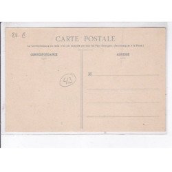 SAINT-PAL-DE-MONS: la place de l'église - très bon état