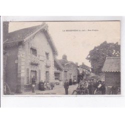 LA REGRIPPIERE: rue d'anjou - très bon état