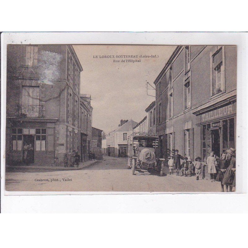 LE LOROUX-BOTTEREAU: rue de l'hôpital - état