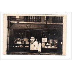 PARIS 20 : carte photo de la grande pharmacie du 20ème - très bon état