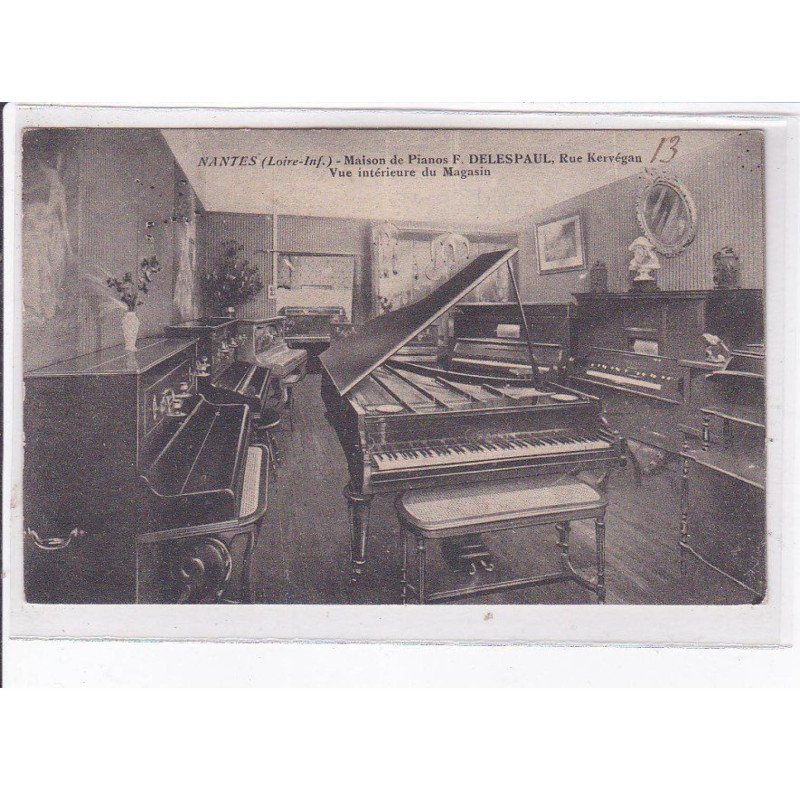 NANTES: maison de pianos F. Delespaul, vue intérieure du magasin - très bon état