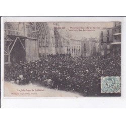 NANTES: manifestation du 1906 à l'occasion des inventaire, la foule devant la cathédrale - très bon état