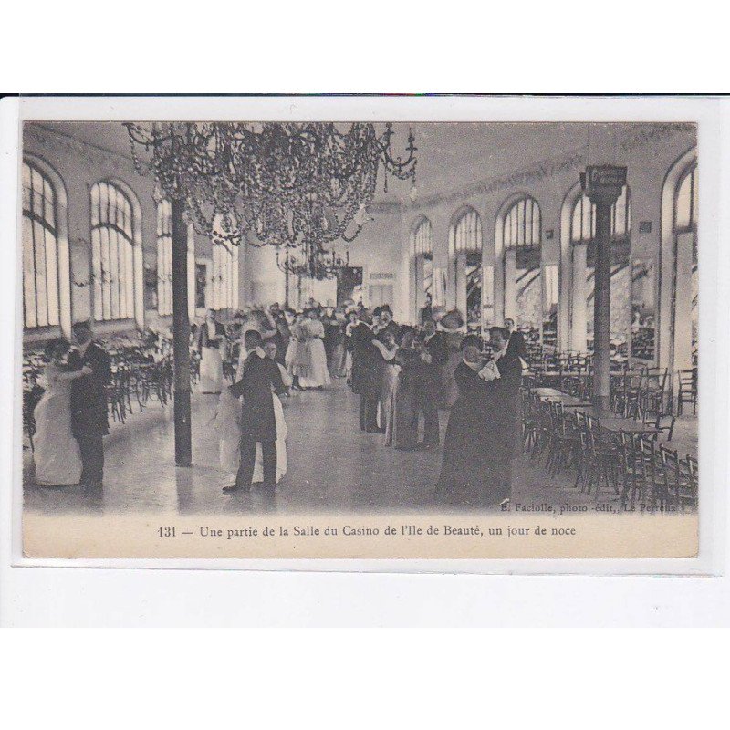 LE PERREUX: une partie de la salle du casino de l'ile de beauté, un jour de noce - très bon état