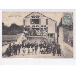 LAROCHE-MIGENNES: sortie de bal, salle auberger - état